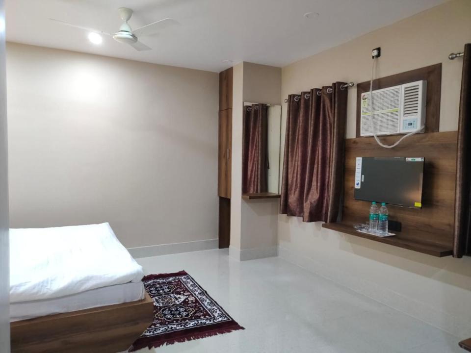 Hotel Vaishnavi Near Baba Dham Temple Deoghar Kültér fotó